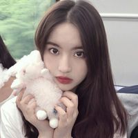 女生哭泣的头像贴吧