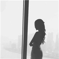 女生西装不露脸的头像图片(15)