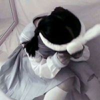 好看冷酷的图片女生头像背影(18)