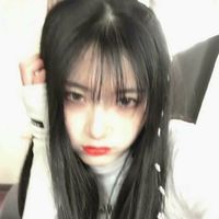女生大笑撩发头像(4)