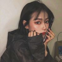 黑色帽子衣服图片女生头像(16)