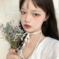 女生吻马头的头像(2)