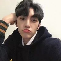 qq头像戴帽子的男生