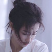 女生海边背影黑白头像唯美