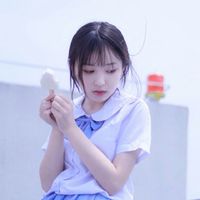女生卷发半丸子头头像女生(17)