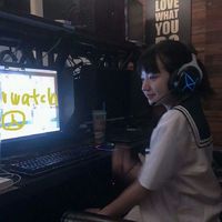 女生绿色头发的头像(15)
