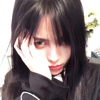 蓝天下的女生头像1080p(5)