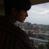 男生阳光侧脸背影头像(3)