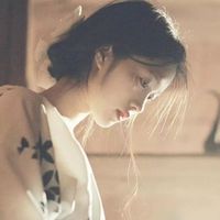 背景红色真人头像女生头像(17)
