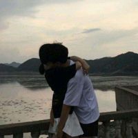 穿黑色情侣鞋的女生头像(19)