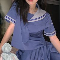 穿蓝运动服的女生头像(13)