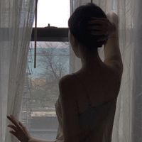 头像黑白女生背影霸气(11)