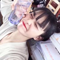 靠墙站的女生头像(3)
