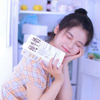 手拿花女生头像(7)