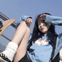 搞怪彩虹头像女生