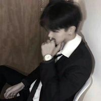 男生腿踩地头像(5)