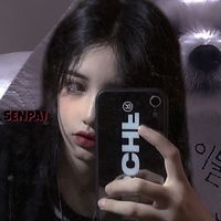 女生黑白模糊加滤镜头像(15)