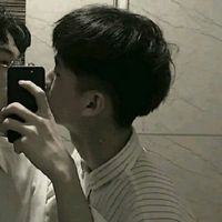 吸烟男生头像黑白头像