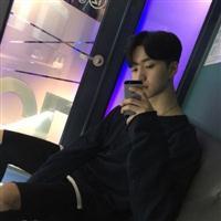 qq背景皮肤带花男生头像(10)