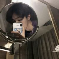 女生托男生脸的头像(10)