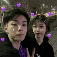 女孩拿花的图片情侣头像(5)