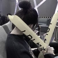 二次元短发侧脸黑白头像女生头像(15)