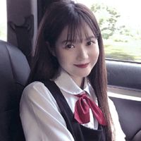女生抱书唯美头像