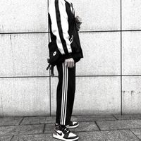 白色上衣男生头像(3)