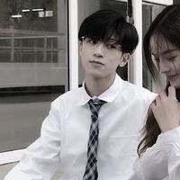 情侣头像一男一女对望(15)