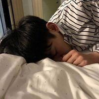 男生戴帽子潮流头像(10)
