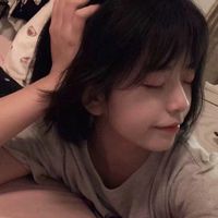 头像女生趴着睡觉的(4)