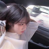 qq头像穿红色衣服背影头像女生(15)
