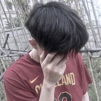 qq头像吸烟的男生带着彩虹(4)
