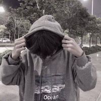 喜欢抱头的男生头像(12)