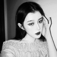 波点手机挡脸女生头像(8)