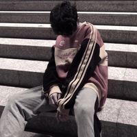 中分发型男生黑白头像图片大全(3)