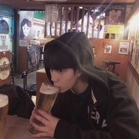 qq头像男生黑夜背景图片(11)