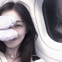 女人味短发微信头像(15)