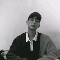 QQ男生长头发头像(5)