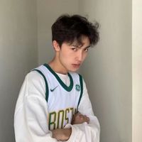 带复古眼镜男生头像(12)