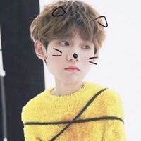 西装半身黑白头像男生(18)