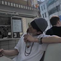 qq男生抽烟头像高清大图(20)