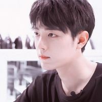严肃男生头像(17)