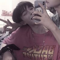 男生有手指点女生的头像图片(13)