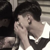 女生用男女接吻的头像(17)