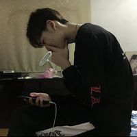 宋民国委屈微信头像(13)