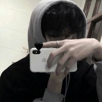微信头像男生背影看海 灰色