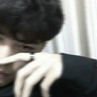 短发背景微信头像图片大全(16)