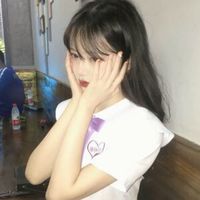 头像女生正脸全身黑白(16)