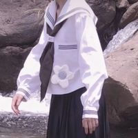 海边帽子背影女生头像(3)